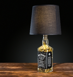лампа настольная с лильзами 9х19мм в бутылке Jack Daniels